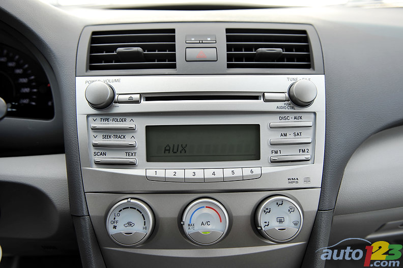 Photos - 2010 Toyota Camry LE Review