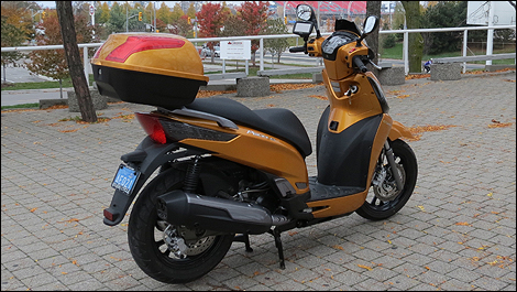 2013 Kymco People GT 200i side view