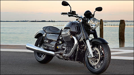 Moto Guzzi California 1400 front 3/4 view