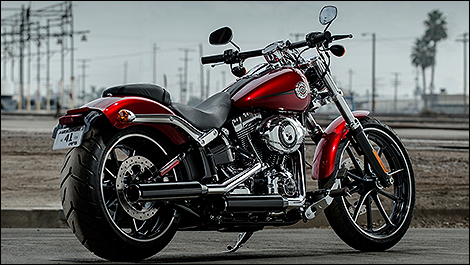 Harley-Davidson Breakout vue 3/4 arrière droit