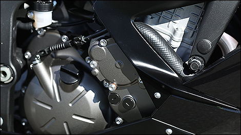 2013 Kawasaki Ninja ZX-6R ABS engine