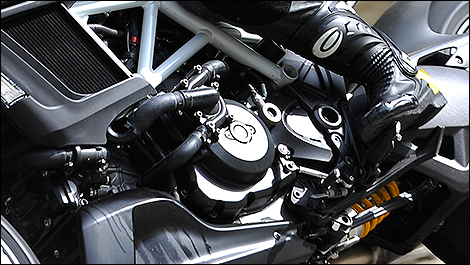 2015 Ducati Diavel Carbon engin
