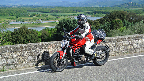 Ducati Monster 1200 2014 vue de coté