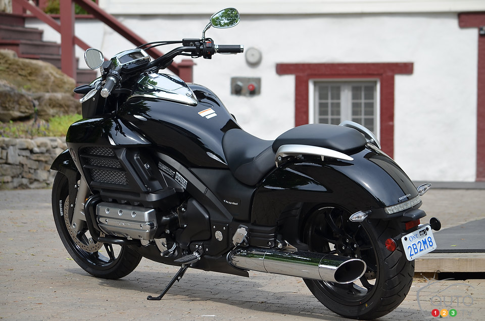 Photos 2014 Honda Gold Wing Valkyrie Review