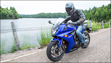 Honda CBR650F 2014 vue 3/4 avant