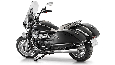 Moto Guzzi California 1400 2013 vue 3/4 arri&egrave;re