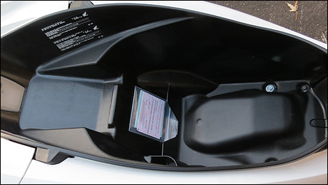 Honda PCX150 2013 rangement