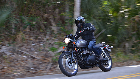 Triumph Scrambler 2013 vue de coté