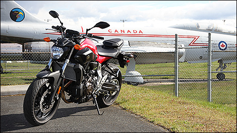 2015 Yamaha FZ-07 3/4 view