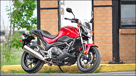 Honda NC750SA 2014 vue 3/4 avant